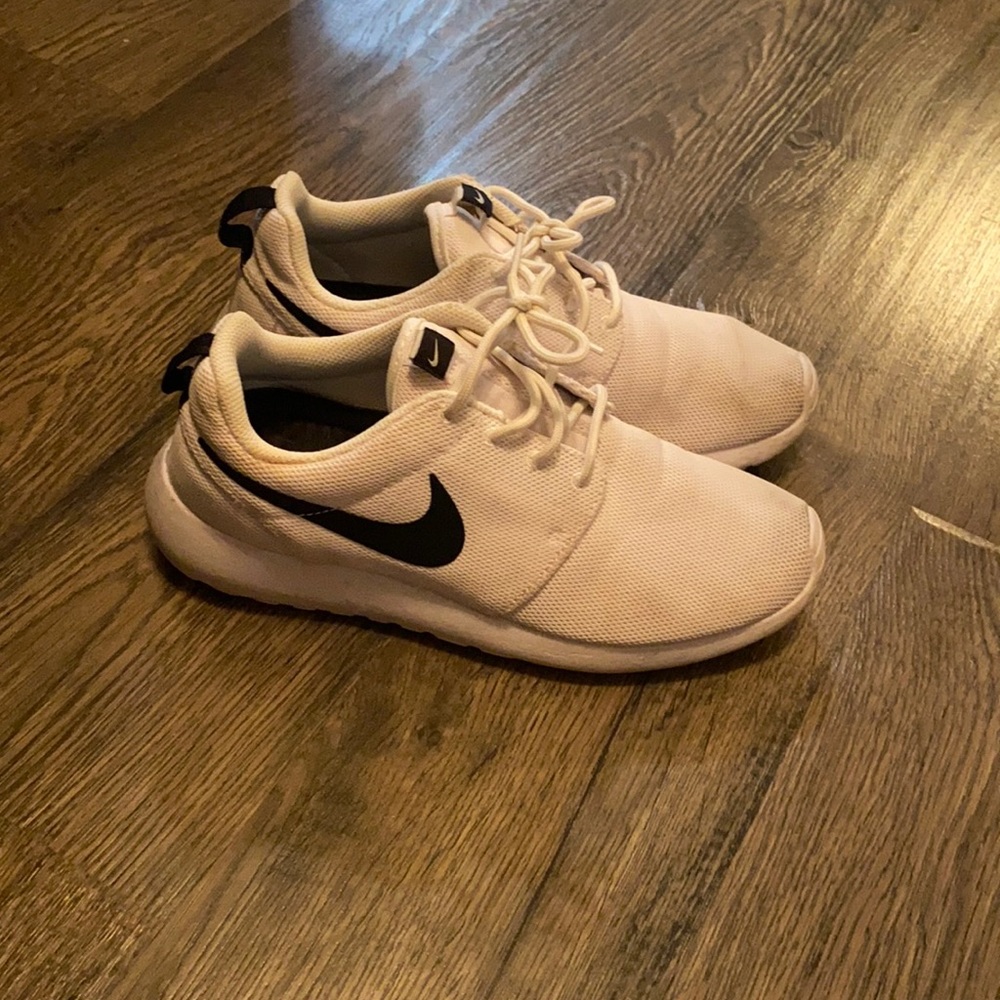 nike roche size 8.5